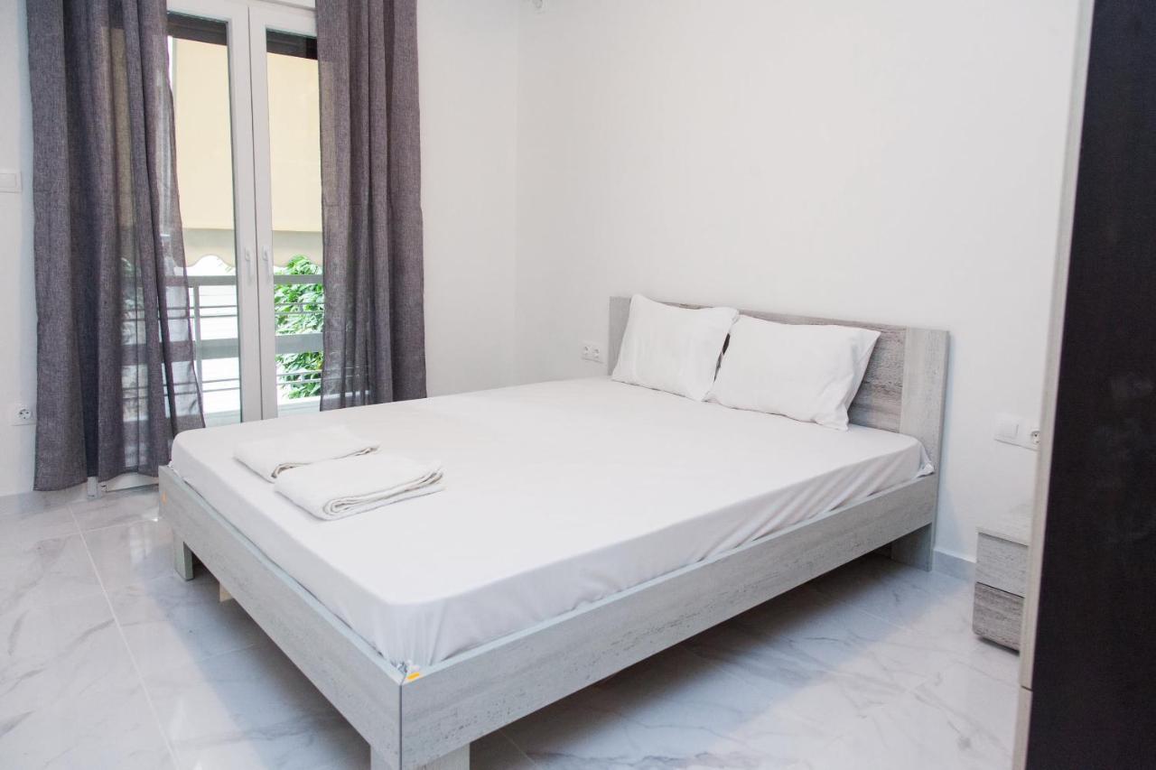 Modern 3-Bedroom Apartment Next To Koridallos Square Piraeus Buitenkant foto